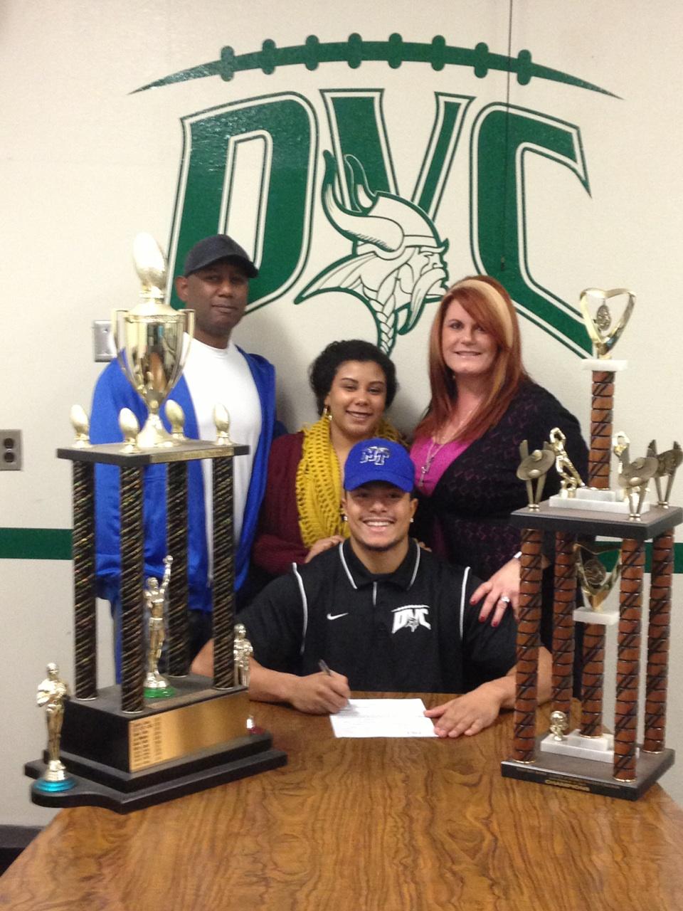 Kory Lamberts signs with Middle Tennessee State