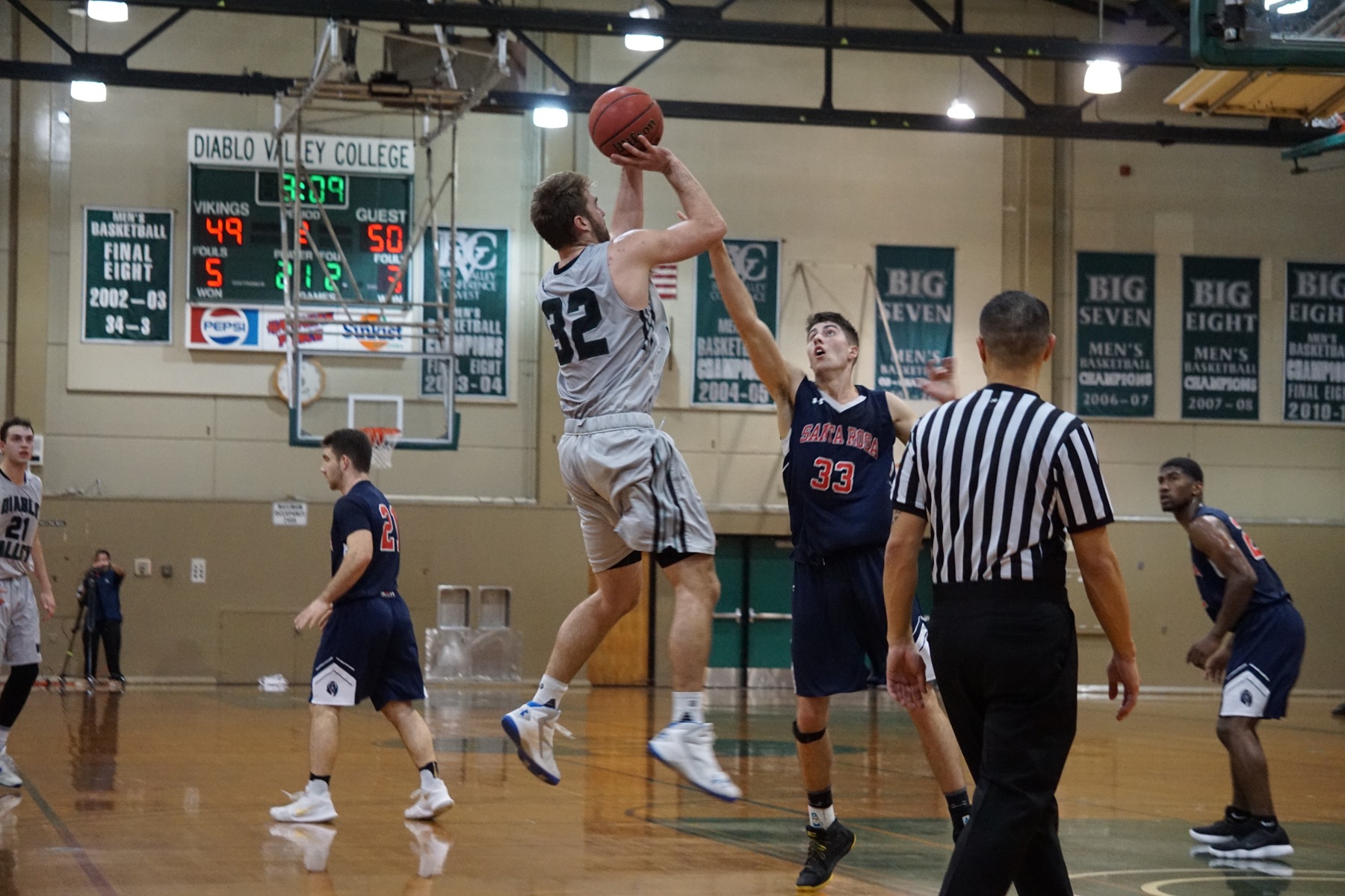 Men's Basketball Finishes 3rd in Golden Gate Classic