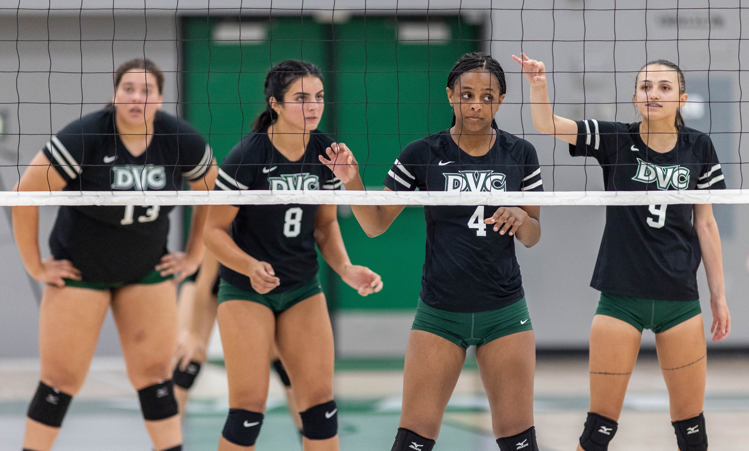 Women's Volleyball finish season with L to CRC, 4-19 overall