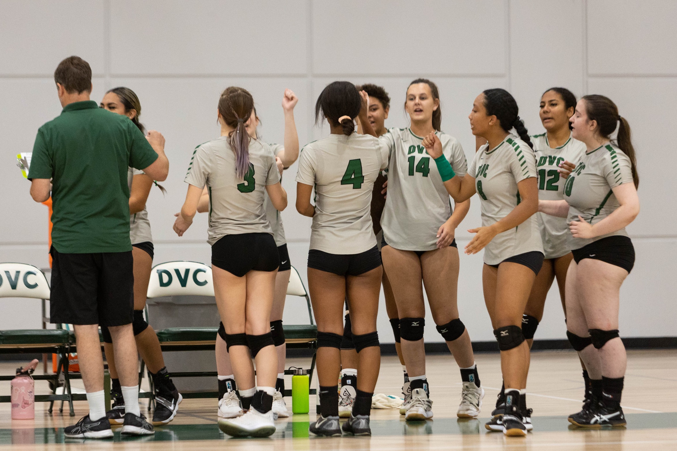Women's Volleyball drops match to Modesto, 0-3