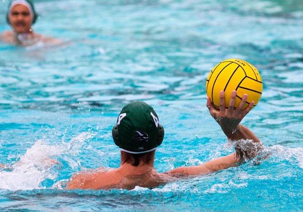 Men's Water Polo finish Nyquist Tournament, 1-1