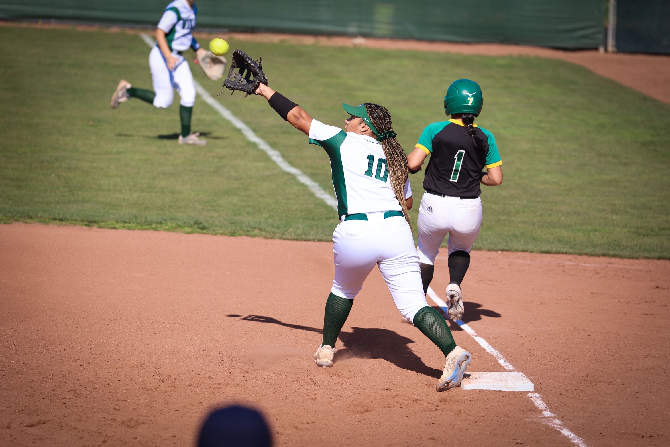 Softball drops first 5 game in a tough start to Big 8 conference play