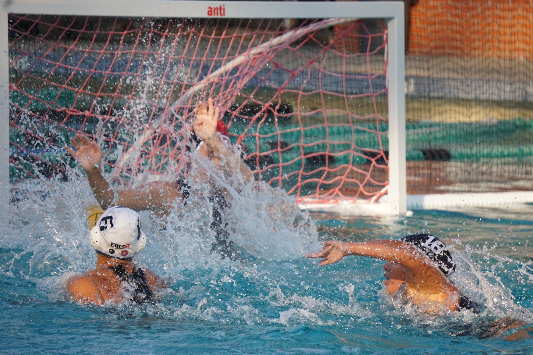 Tough competition in Santa Barbara for Women's Water Polo, Vikes finish weekend 1-4