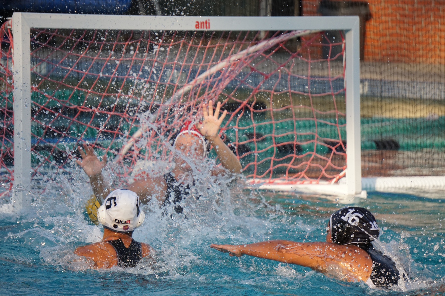 Women's Water Polo finish 1-1at the Cabrillo Tournament