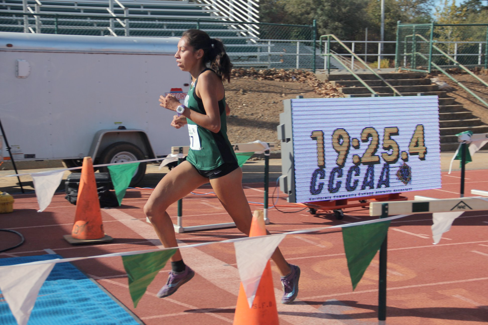 Julia Gonzalez wins NorCal Title, Men finish in 7th, all advance to state